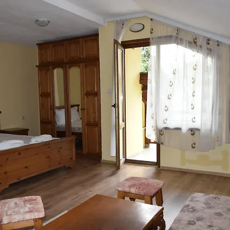 Kamenitsa Guest house
